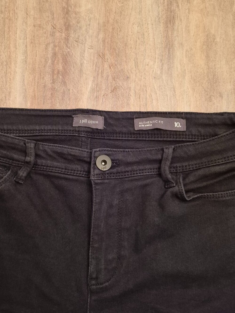 J Jill Authentic Fit Slim Ankle Jeans Womens 10P Black Stretch Denim Pants - Picture 3 of 8